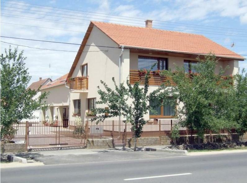 Aura Vendeghaz Hotel Hajduszoboszlo Luaran gambar